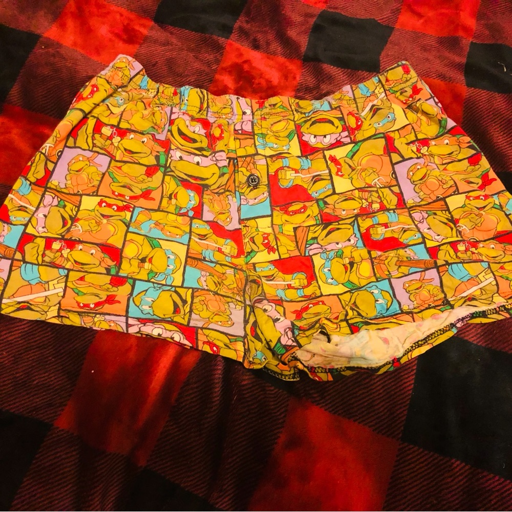TMNT pajama shorts that can fit a small or medium